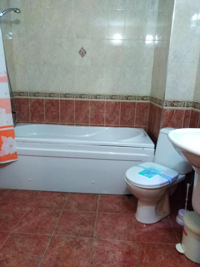 Хотел Златна Котва Kazanlŭk Exteriör bild