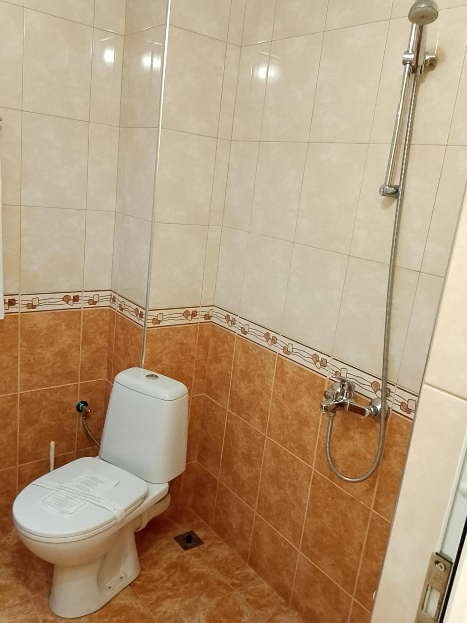 Хотел Златна Котва Kazanlŭk Exteriör bild